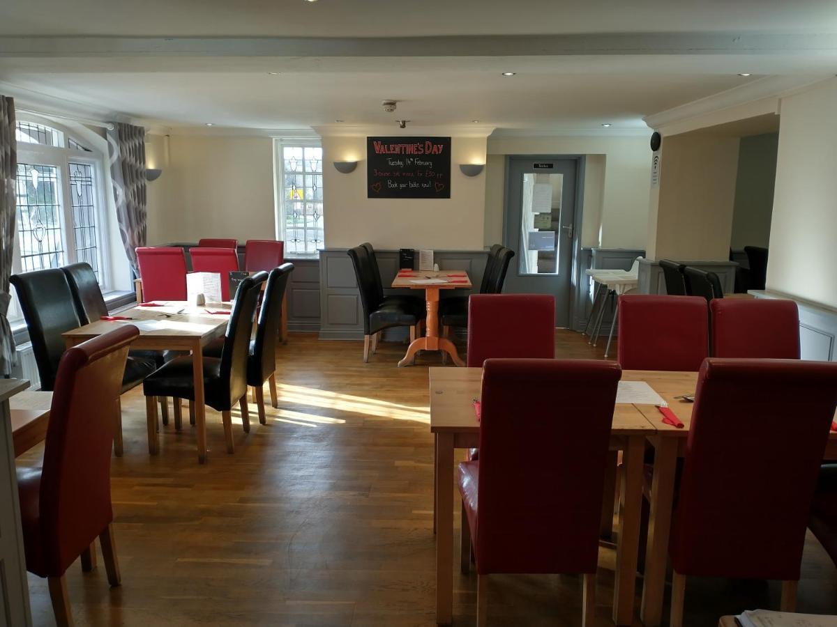 Hotel Llanina Arms à Llanarth  Extérieur photo