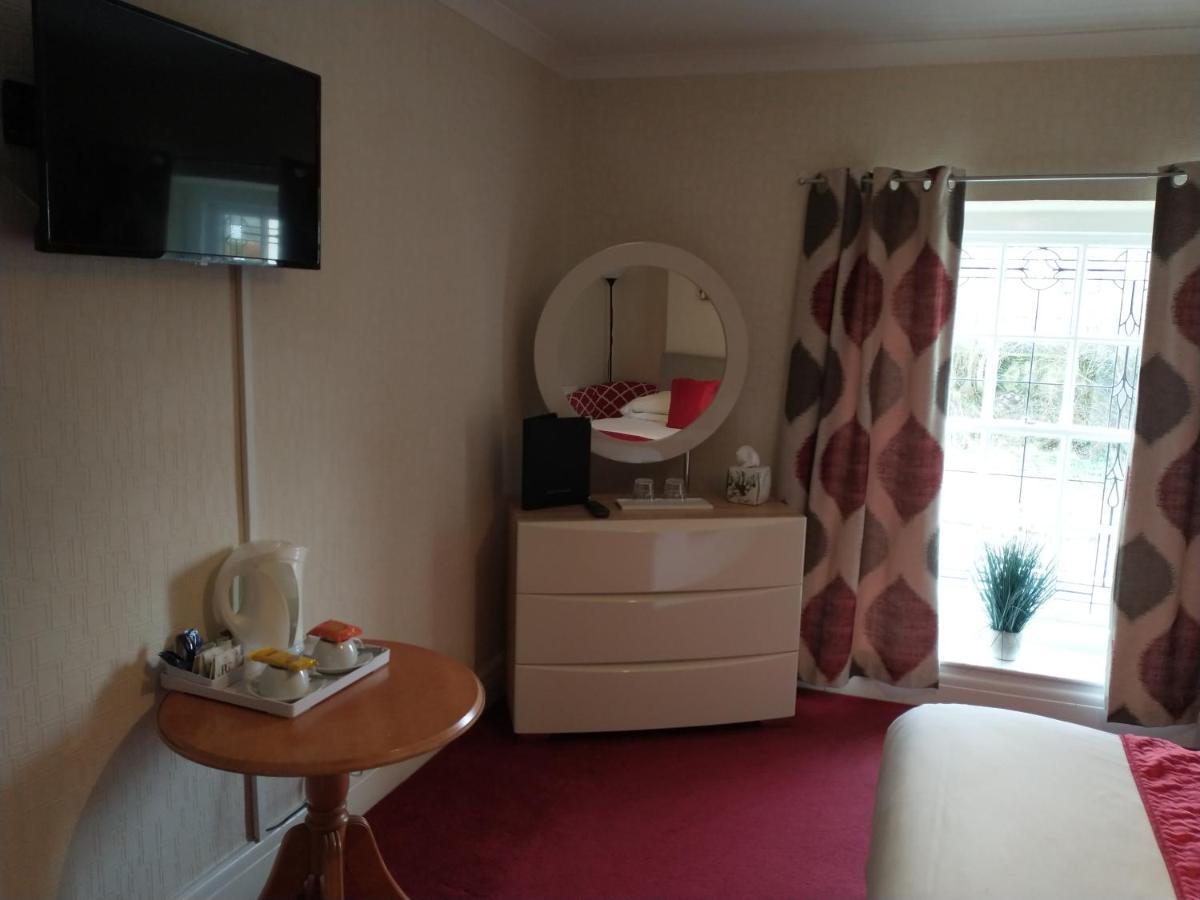 Hotel Llanina Arms à Llanarth  Extérieur photo