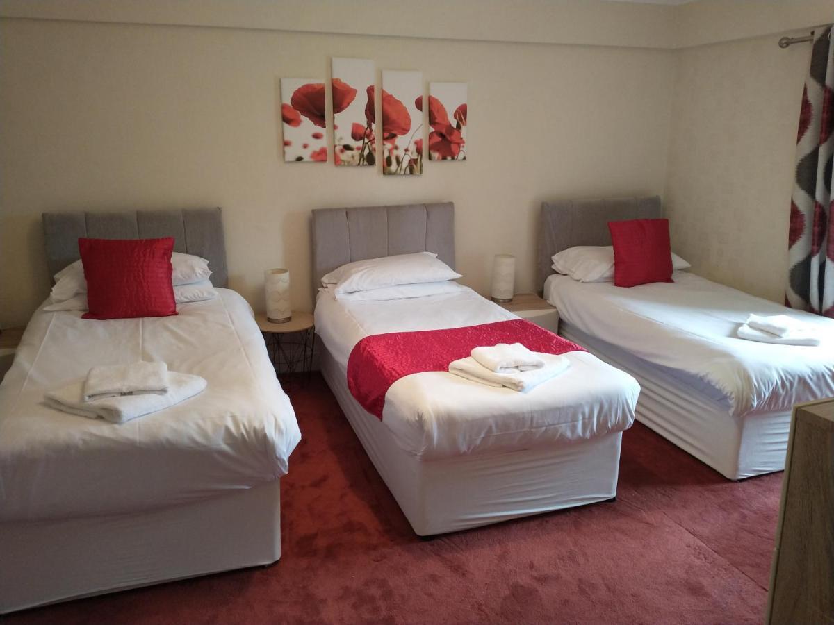 Hotel Llanina Arms à Llanarth  Extérieur photo