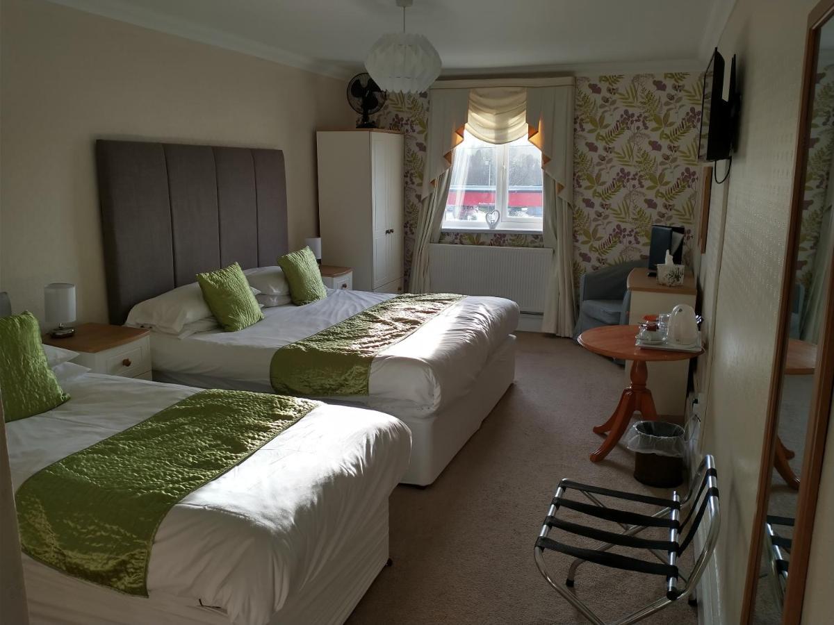 Hotel Llanina Arms à Llanarth  Extérieur photo