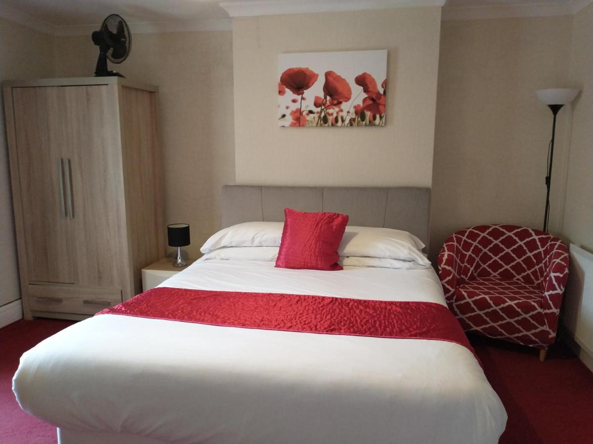Hotel Llanina Arms à Llanarth  Extérieur photo